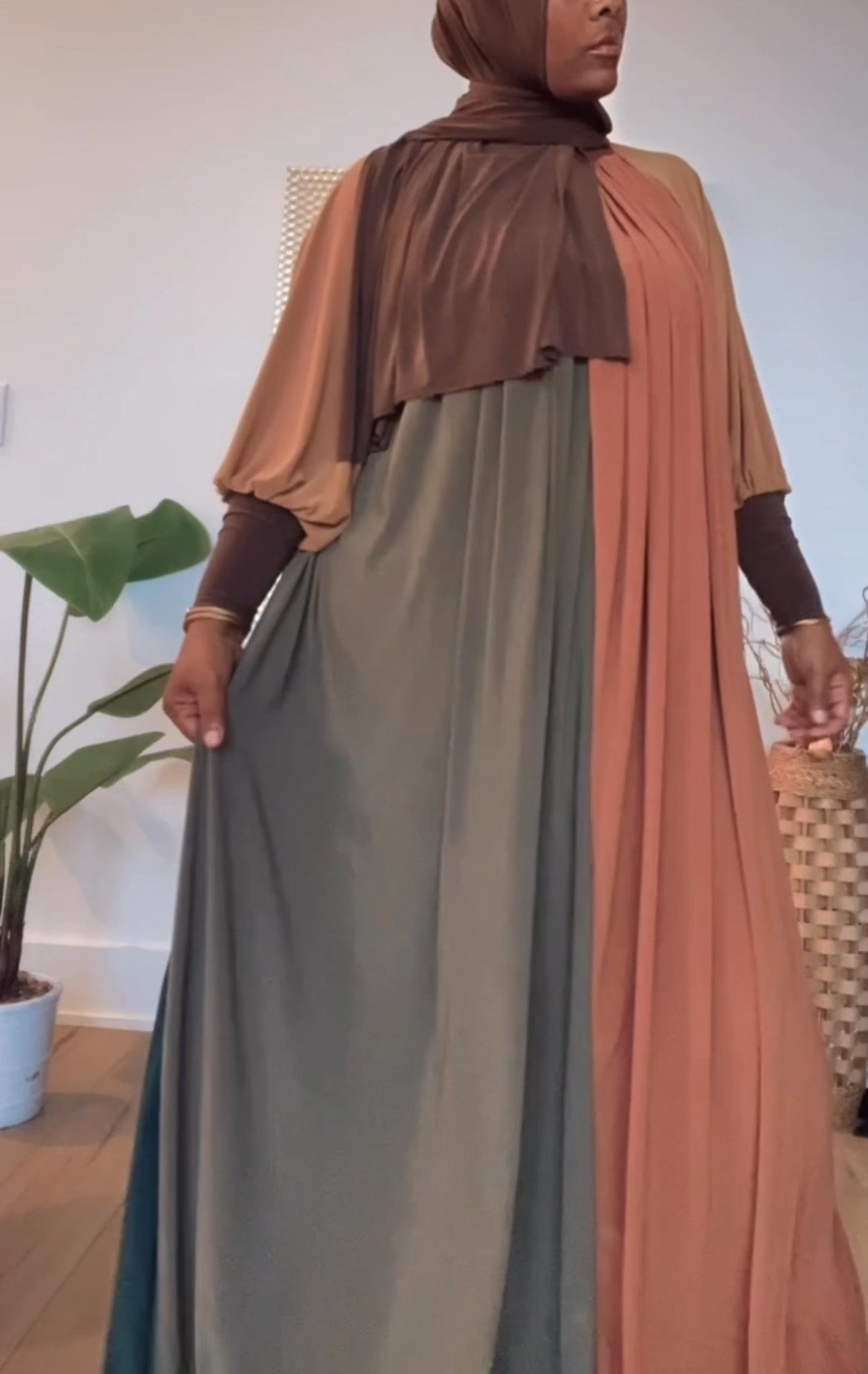 Colorblock Umbrella abaya (fall flow)